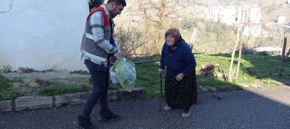 İHTİYAÇ SAHİPLERİ İFTARLARINI BÜYÜKŞEHİR İLE AÇIYOR