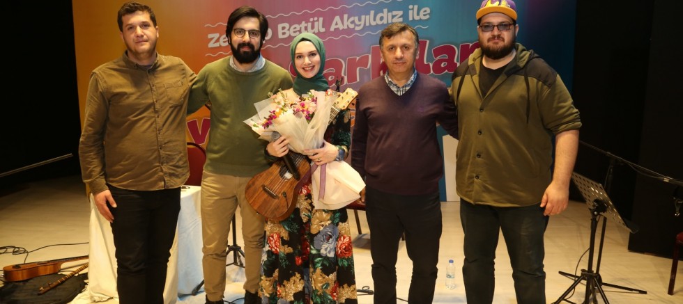 KONSER TADINDA MASAL DİNLETİSİ ÇOCUKLARIN YÜZÜNÜ GÜLDÜRDÜ