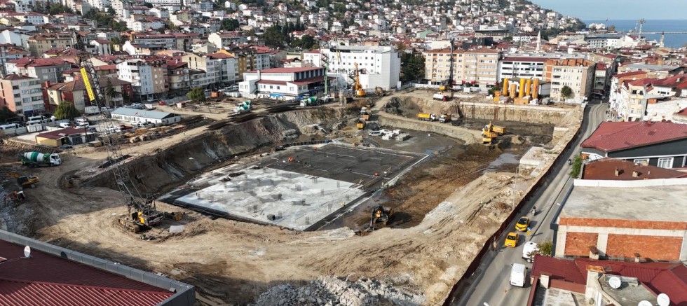 MİLLET BAHÇESİ’NDE YOĞUN TEMPO