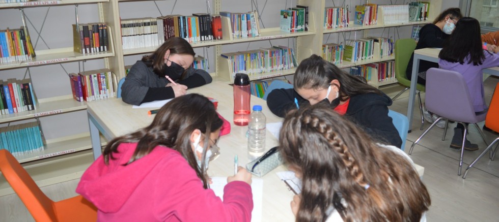 MİNİKLER “SEVGİNİN GÜCÜ”NÜ KALEME ALDI