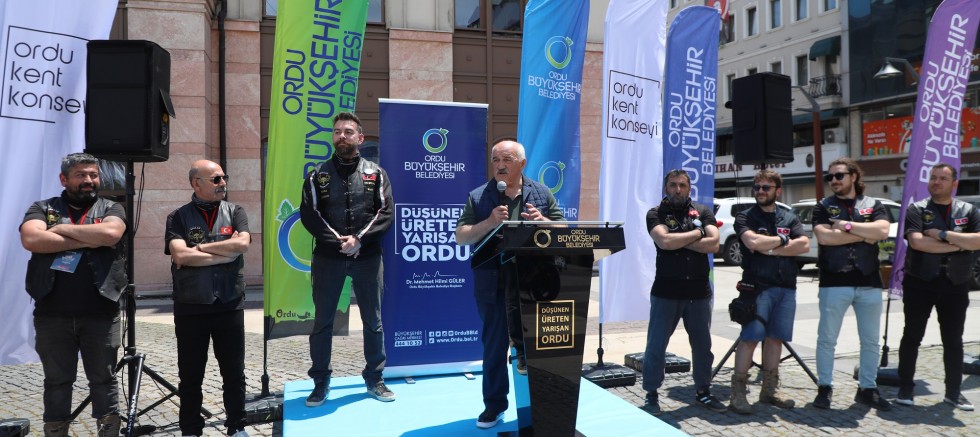 MOTOSİKLET TUTKUNLARI BİR ARAYA GELDİ