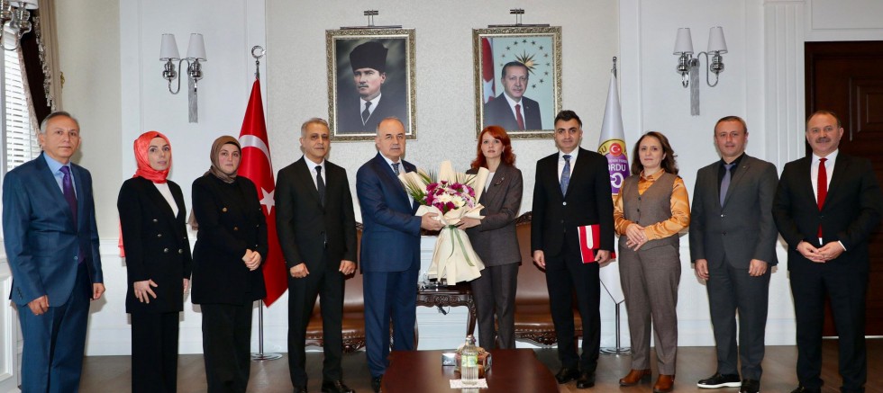 ÖĞRETMENLER, VALİ EROL’U ZİYARET ETTİ