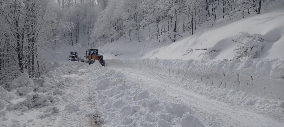 ORDU'DA KAR 1.5 METREYE YAKLAŞTI