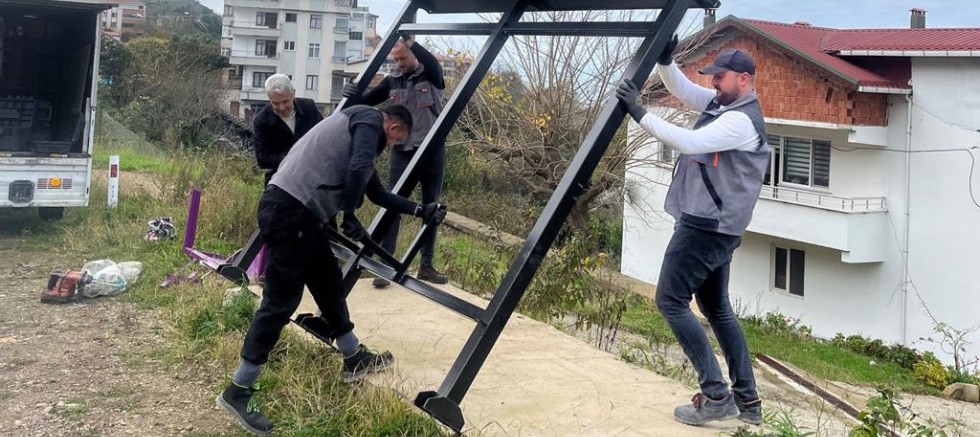 ORDU'DA YOLCU BEKLEME DURAKLARINI HÜKÜMLÜ VE TUTUKLULAR ÜRETİYOR
