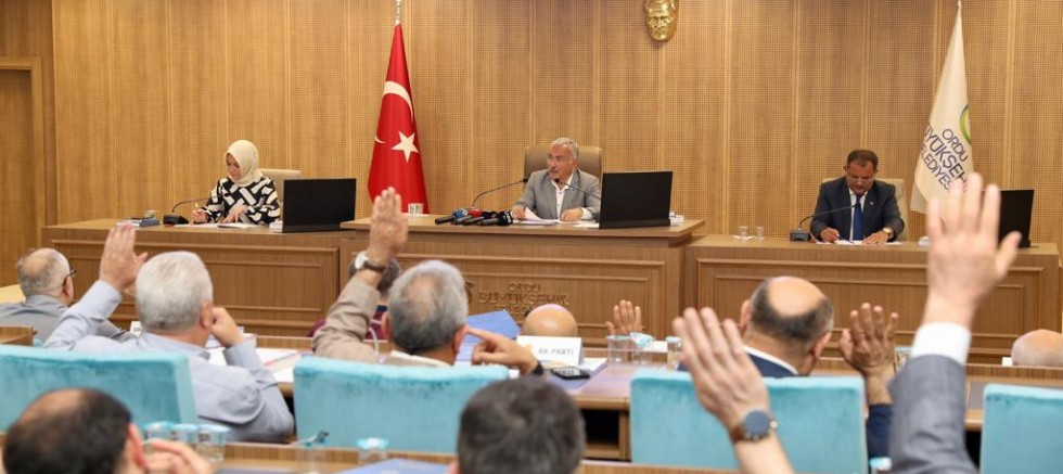 “ORDU, ÜNYE LİMANI İLE 41 VİLAYETİN İTHALAT VE İHRACAT MERKEZİ OLACAK”