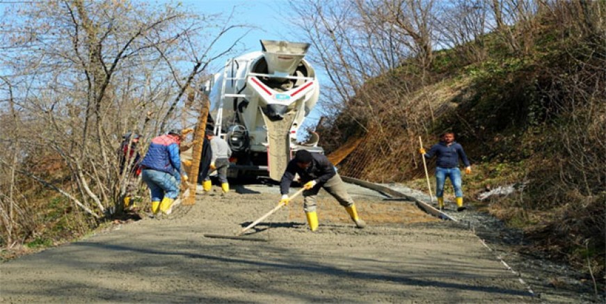 PERŞEMBE’DE BETON YOL SEVİNCİ