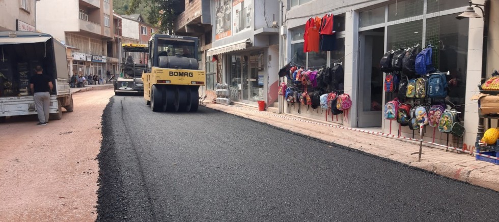 TEPEALAN’IN MERKEZİ SICAK ASFALT İLE BULUŞUYOR