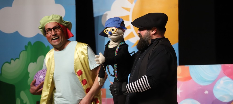 TİYATRO DOLU FESTİVAL DOLU DİZGİN
