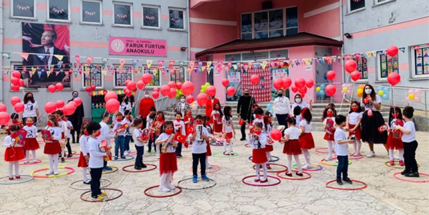 VALİ SONEL, ÇOCUKLARA BAYRAM SEVİNCİ YAŞATTI 