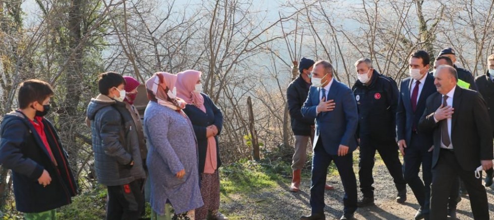VALİ SONEL, ÜNYE’DE AFET BÖLGESİNDE İNCELEMELERDE BULUNDU