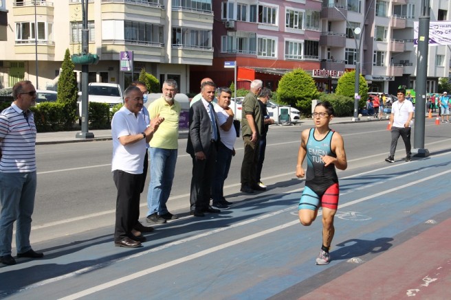 YARIŞMANIN İLK GÜNÜNÜNDE KIYASIYA MÜCADELE ETTİLER